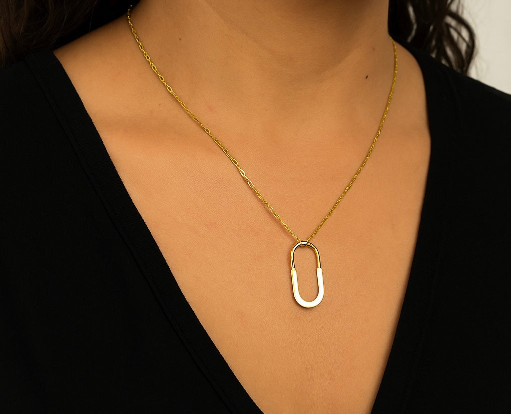 U-Link Pendant Necklace